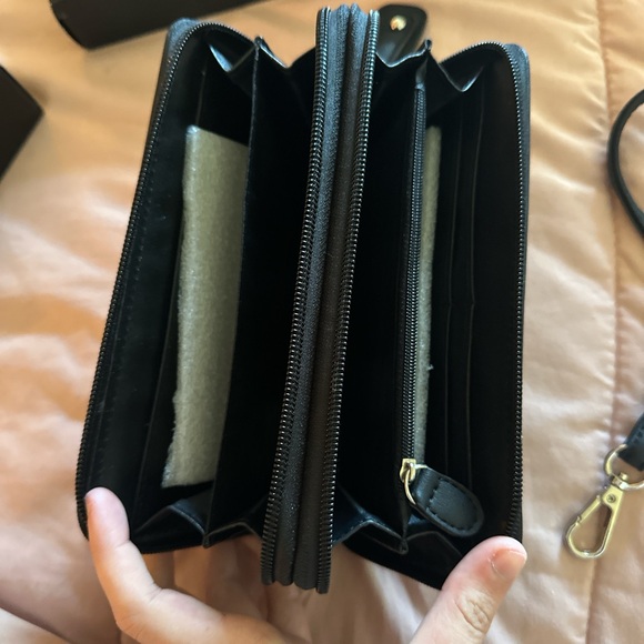 Betty Boop Wristlet - Picture 3 of 5